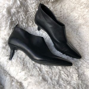 New Aerosoles Super pointy toe / kitten heel minimalist Genuine Leather booties